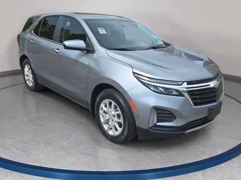 Used 2023 Chevrolet Equinox LT w/ LPO, Floor Liner Package image 3