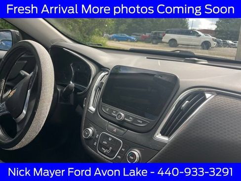 Used 2018 Chevrolet Malibu LT w/ Redline Edition FWD image 11