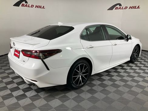 Used 2023 Toyota Camry SE image 6