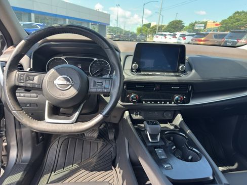 Used 2022 Nissan Rogue SV w/ SV Premium Package FWD image 9