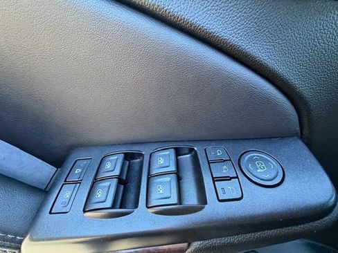 Used 2020 GMC Yukon XL SLT image 16