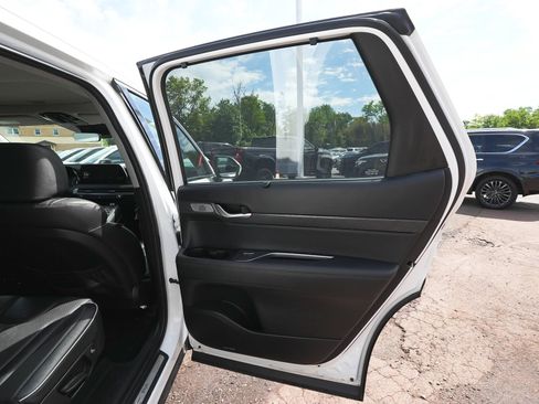 Used 2023 Hyundai Palisade Limited w/ Cargo Package AWD/4WD image 13
