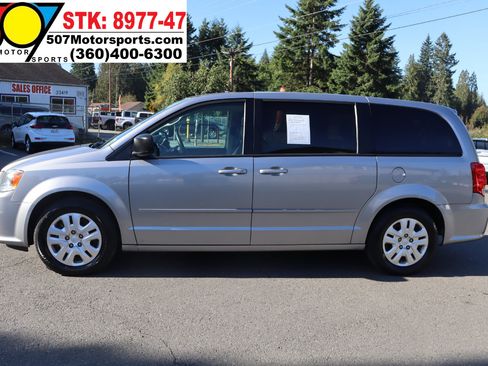 Used 2016 Dodge Grand Caravan SE w/ Quick Order Package 29E SE image 4