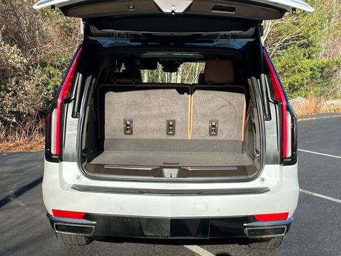 Used 2021 Cadillac Escalade Premium Luxury w/ Performance Package image 25