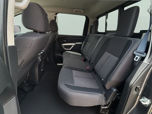 Used 2023 Nissan Titan SV w/ SV Convenience Package RWD image 15