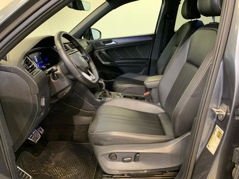 Used 2022 Volkswagen Tiguan SE R-Line image 18