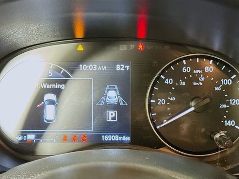 Used 2024 Nissan Kicks SV w/ Interior Electronics Package FWD image 10