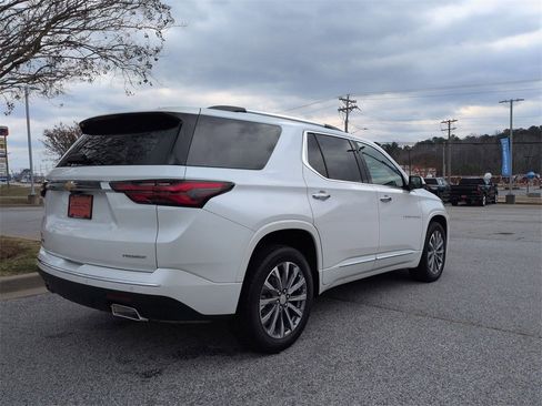 Used 2023 Chevrolet Traverse Premier image 8