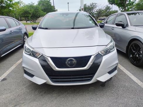 Used 2020 Nissan Versa S FWD image 2