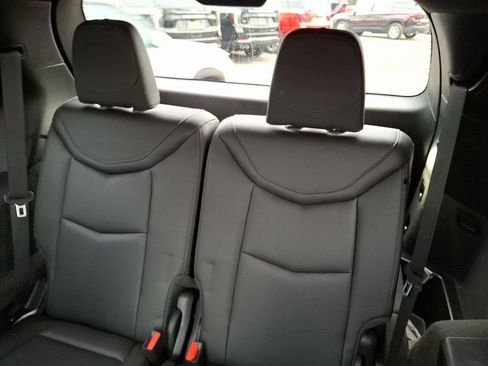 Used 2023 Cadillac XT6 Sport w/ Technology Package image 10