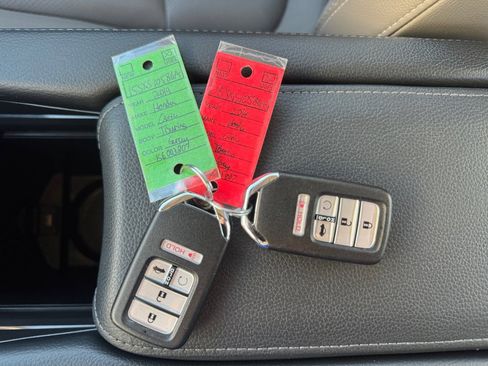 Used 2019 Honda Civic Touring image 37