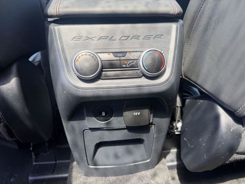 Used 2025 Ford Explorer Active w/ Active Comfort Package AWD/4WD image 25