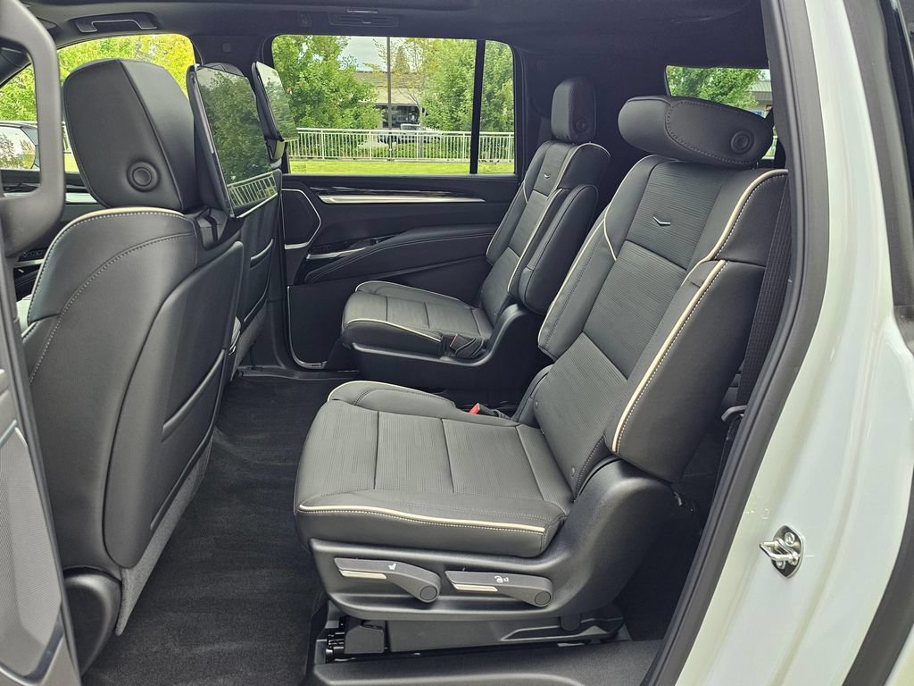 New 2026 Cadillac Escalade ESV Sport w/ Touring Package AWD/4WD image 17