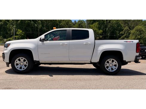 Used 2022 Chevrolet Colorado LT w/ LT Convenience Package AWD/4WD image 3