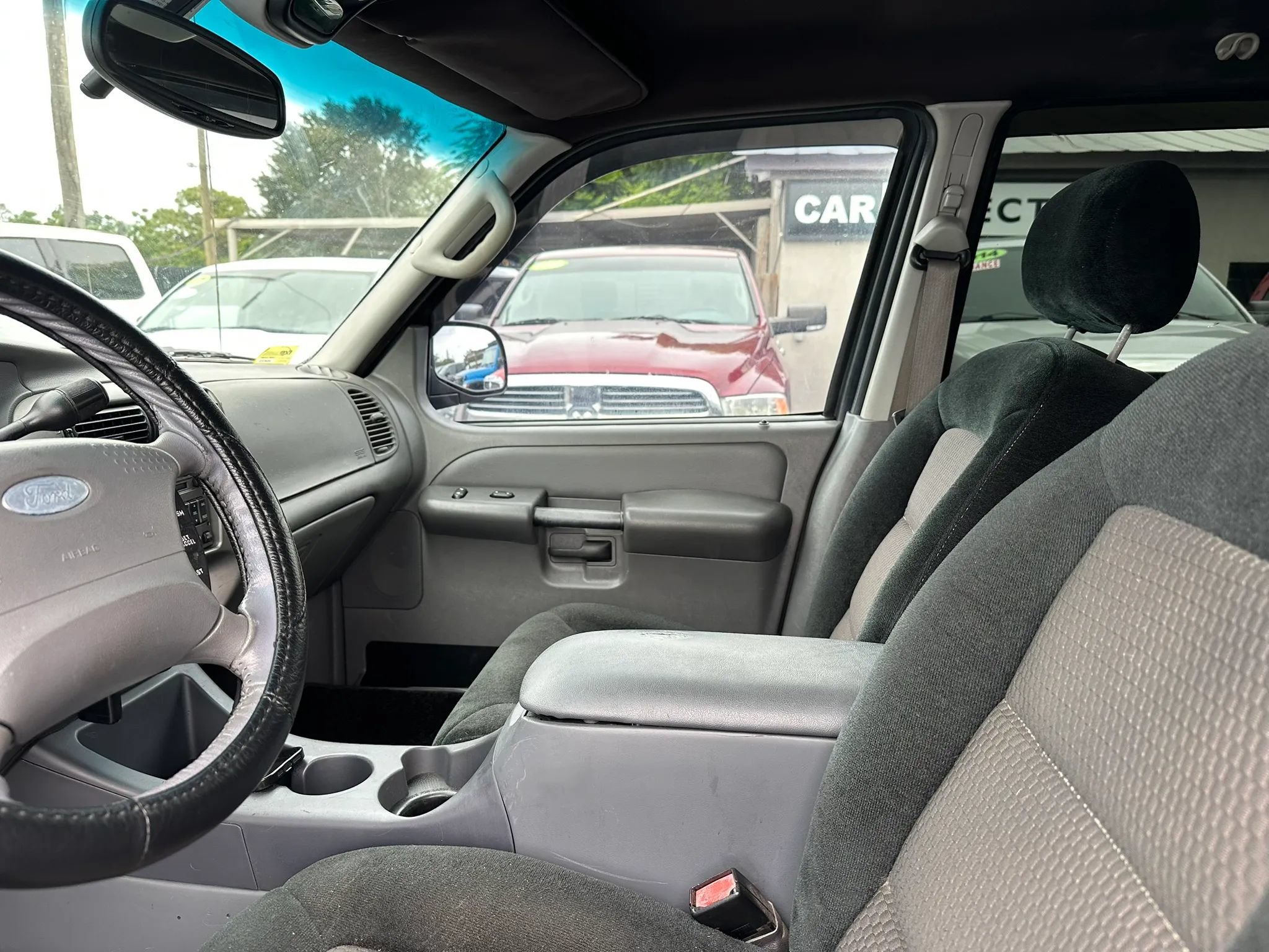 Used 2005 Ford Explorer Sport Trac XLS RWD image 9