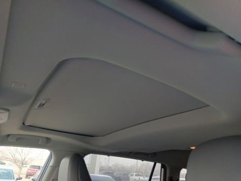 Used 2021 Toyota Highlander XLE image 22