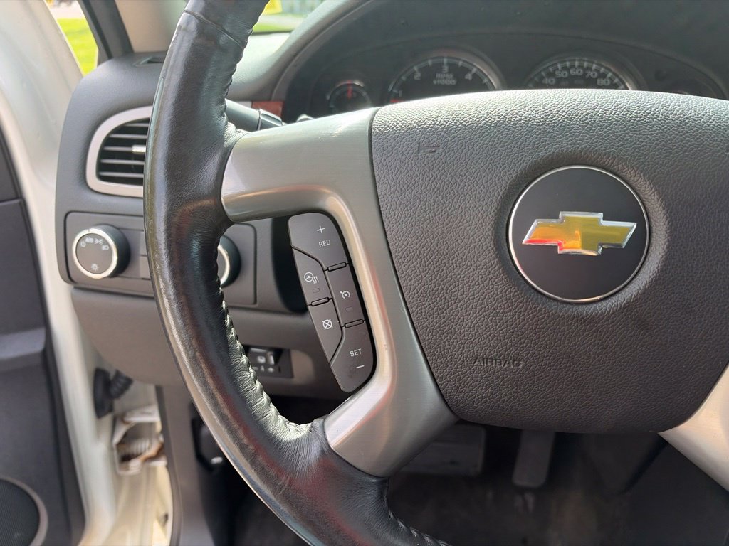 Used 2013 Chevrolet Avalanche LTZ AWD/4WD image 27