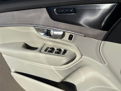 New 2026 Volvo XC90 T8 Ultra w/ Protection Package Premier image 18