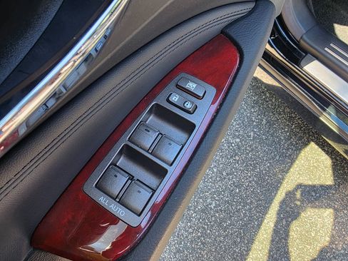 Used 2010 Lexus LS 460 w/ Luxury Value Edition RWD image 11
