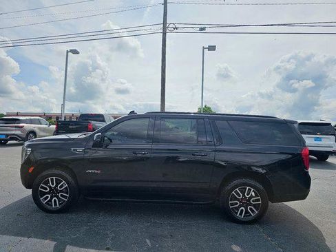 Used 2023 GMC Yukon XL AT4 w/ Technology Package AWD/4WD image 5