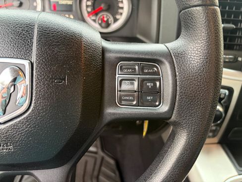 Used 2017 RAM 1500 Classic SLT AWD/4WD image 15