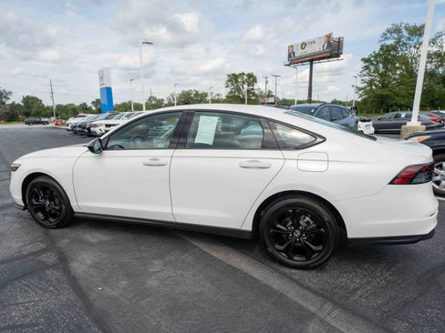 Used 2025 Honda Accord SE image 4