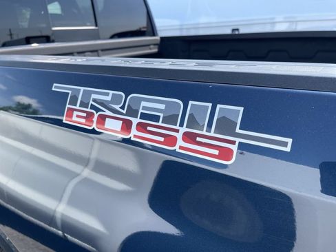 Used 2020 Chevrolet Silverado 1500 LT Trail Boss AWD/4WD image 6