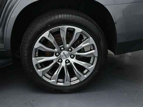 Used 2022 GMC Yukon SLT w/ SLT Premium Package image 41