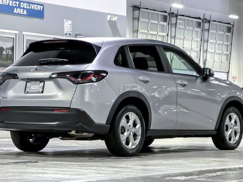 Used 2023 Honda HR-V LX image 8