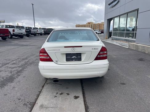Used 2005 Mercedes-Benz C 230 Sedan image 6
