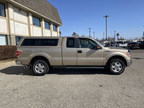 Used 2011 Ford F150 XLT w/ XLT Convenience Pkg image 2
