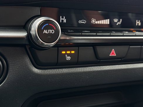 New 2025 MAZDA CX-30 Carbon image 13