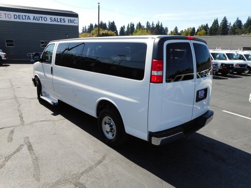 Used 2016 Chevrolet Express 3500 LT w/ LT Preferred Equipment Group image 10