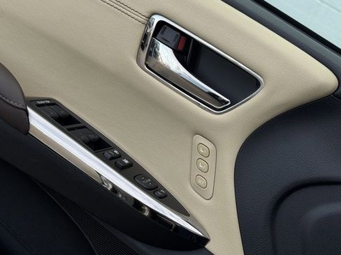 Used 2014 Toyota Avalon Limited image 29