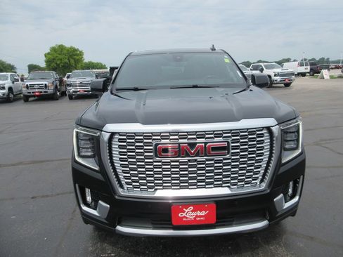 Certified 2021 GMC Yukon XL Denali w/ Denali Premium Package AWD/4WD image 14