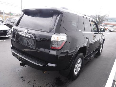 Used 2022 Toyota 4Runner SR5 Premium w/ Moonroof Package image 9
