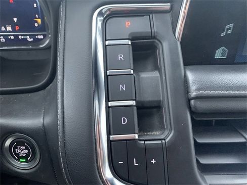 Used 2022 Chevrolet Suburban Z71 w/ Z71 Off-Road Package image 15