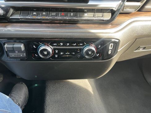 Used 2025 GMC Sierra 1500 SLT image 33