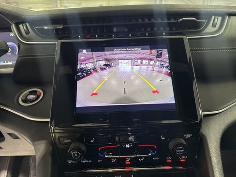 New 2025 Jeep Grand Cherokee Laredo X w/ Luxury Tech Group I image 19