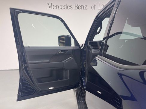 Used 2025 Lexus GX 550 w/ Accessory Package (2T) image 17