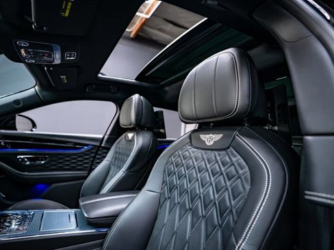 Used 2022 Bentley Flying Spur W12 image 23