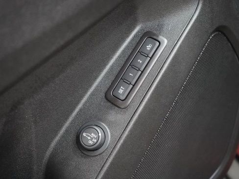 Used 2020 Chevrolet Equinox Premier image 22