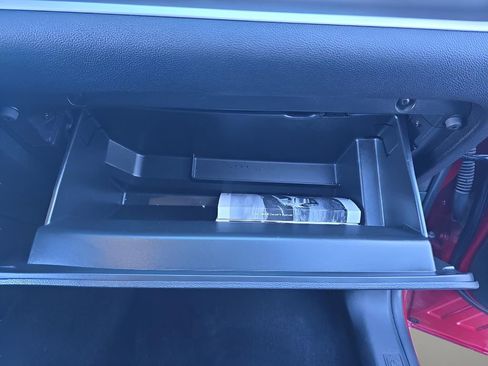 Used 2021 Ford Explorer XLT image 35