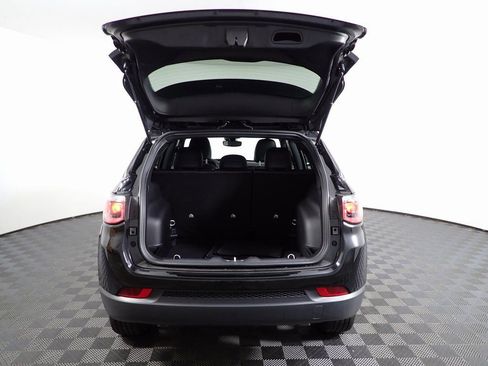 New 2026 Jeep Compass Latitude image 12