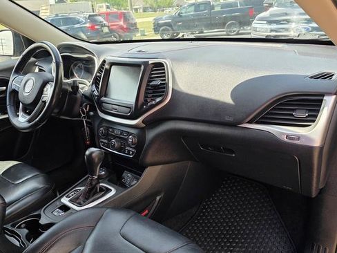 Used 2016 Jeep Cherokee Trailhawk w/ Leather Interior Group AWD/4WD image 27