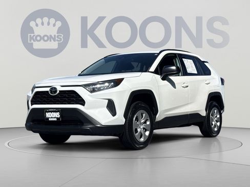 Used 2021 Toyota RAV4 LE FWD image 1
