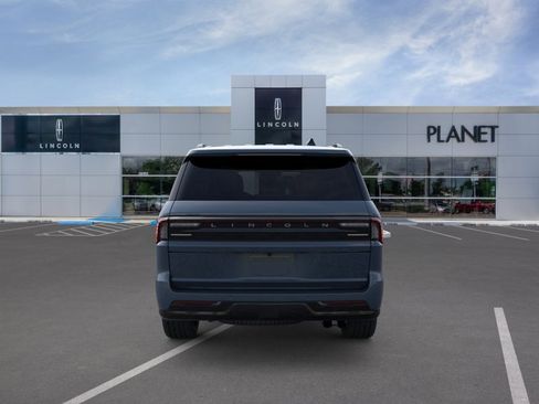 New 2026 Lincoln Navigator Reserve w/ Jet Appearance Package AWD/4WD image 5