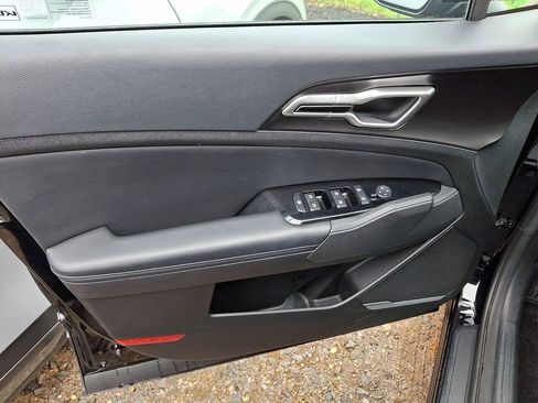 Certified 2023 Kia Sportage EX image 10