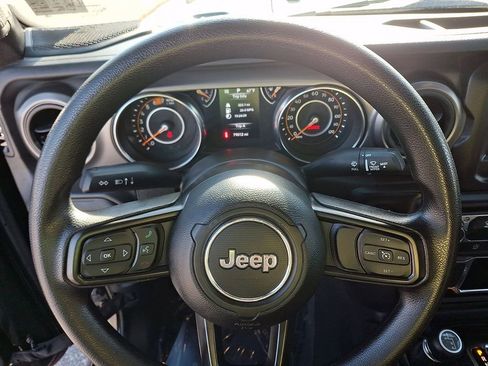 Used 2022 Jeep Wrangler Sport image 17