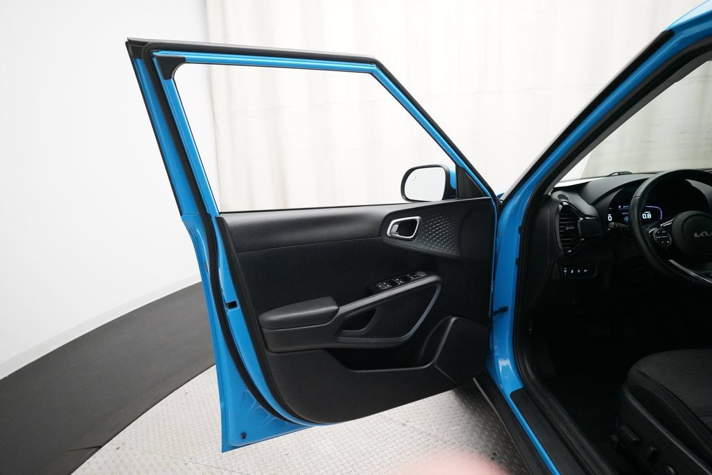 Used 2024 Kia Soul EX FWD image 27